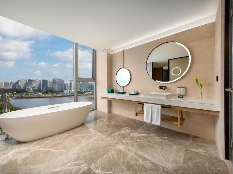 Hualuxe Hotels And Resorts Resort Beihai Silver Be image