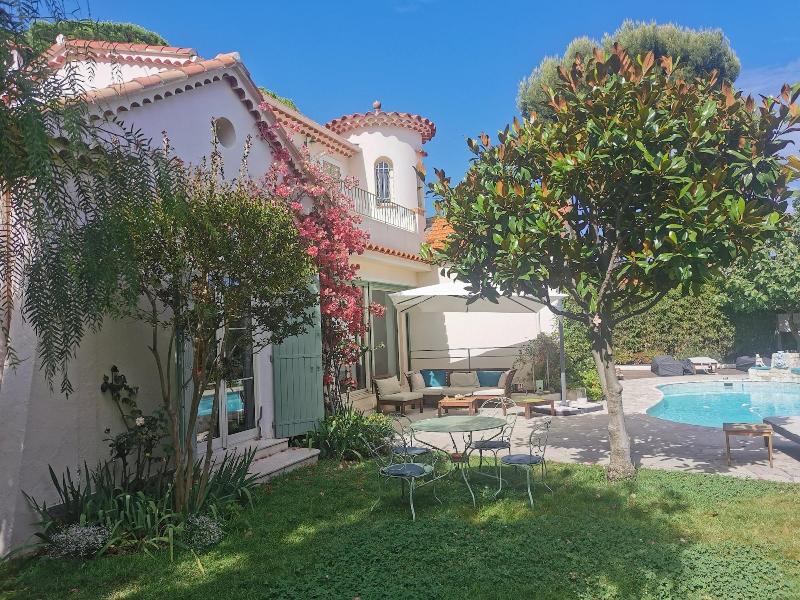 Blue Dream Cannes Guesthouse image