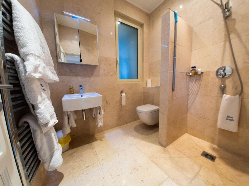 Blue Dream Cannes Guesthouse image