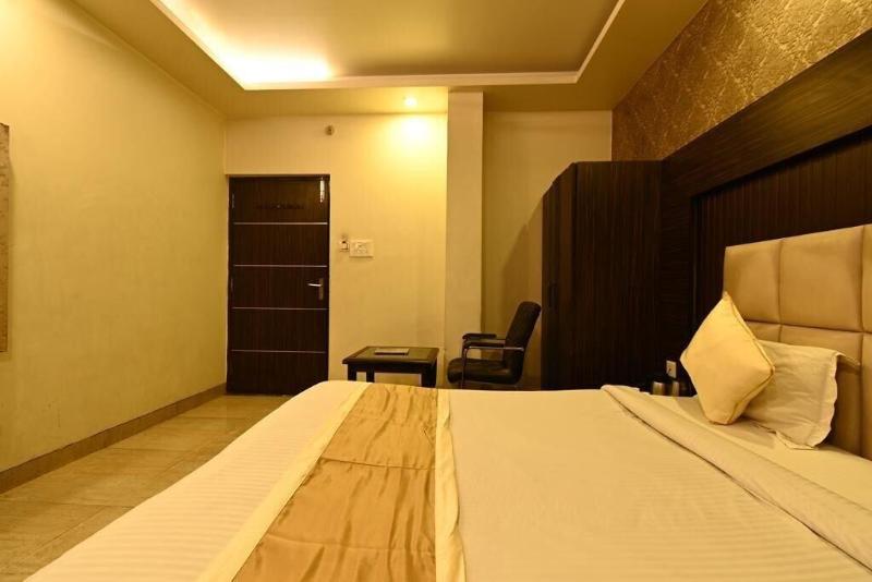 Hotel I.p. Palace image