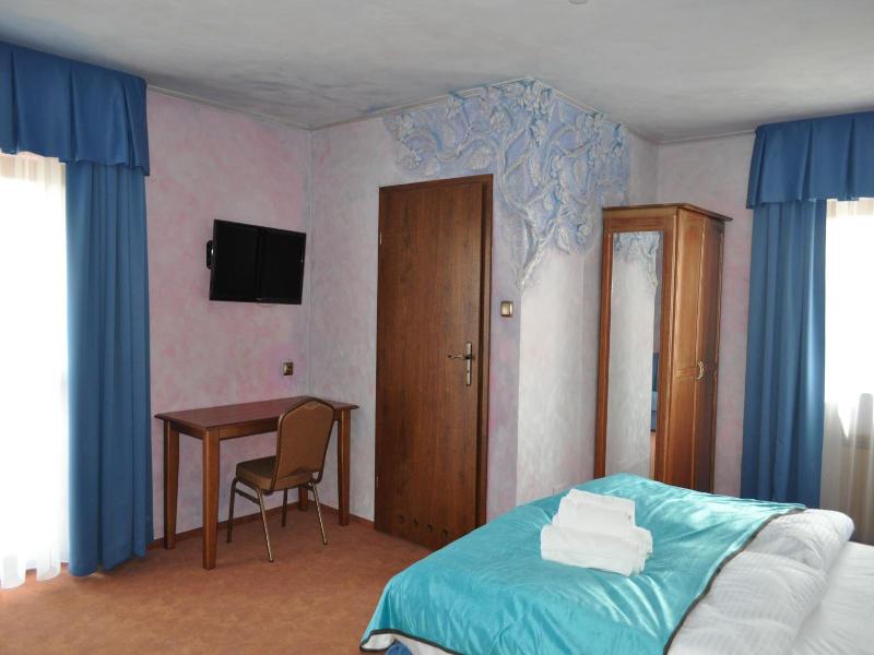 Hotel Ksi Ocia Jv Zefa image