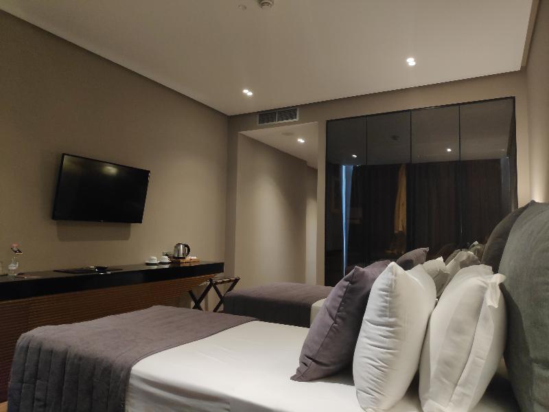Supreme Hotel image