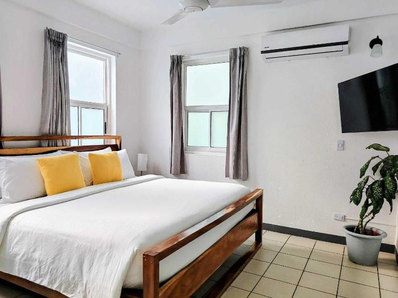 Alma Vida Hotel image