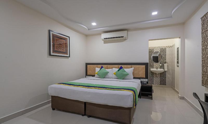 Double or Twin DELUXE KING BED