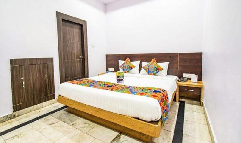 Fabhotel Golden Leaf image