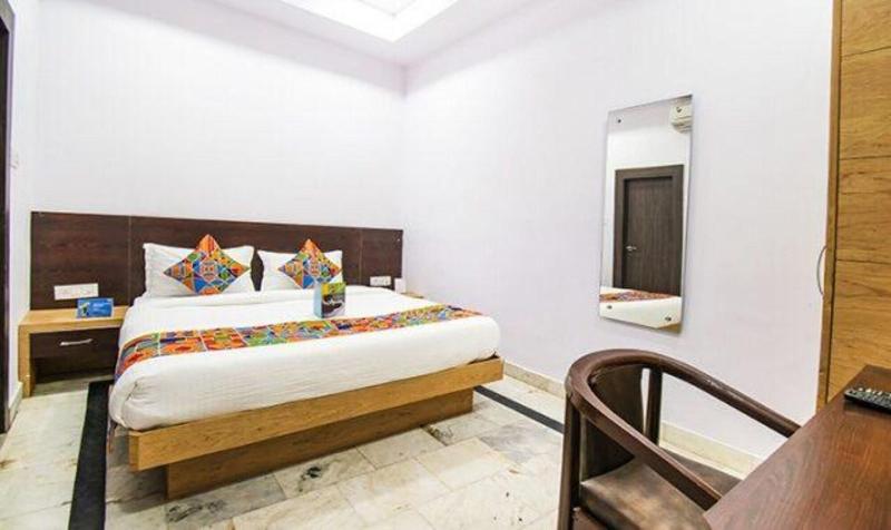 Fabhotel Golden Leaf image