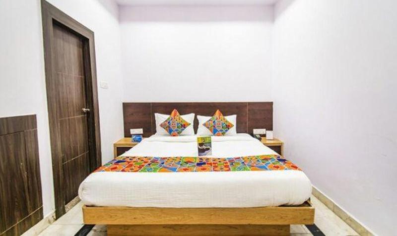 Fabhotel Golden Leaf image