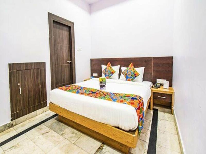 Fabhotel Golden Leaf image