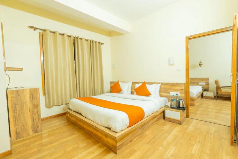 Hotel Rising Star image