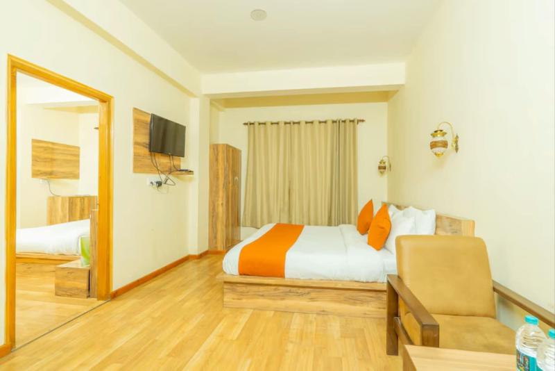 Hotel Rising Star image