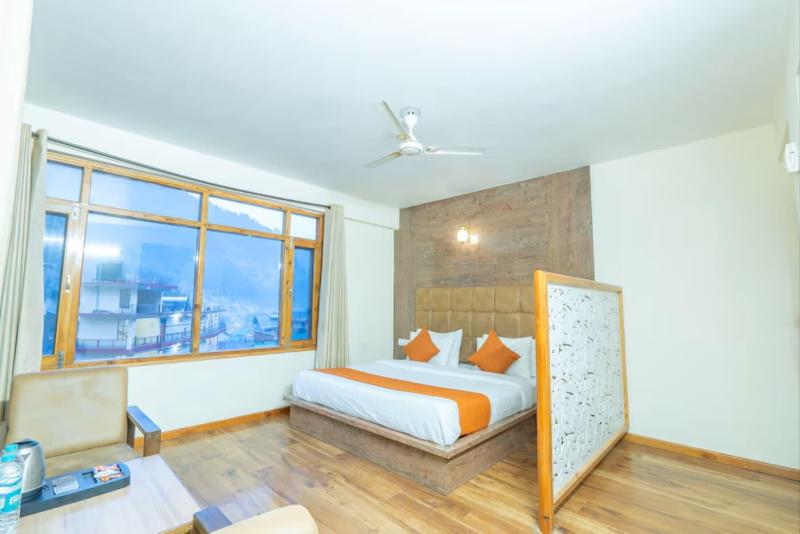 Hotel Rising Star image