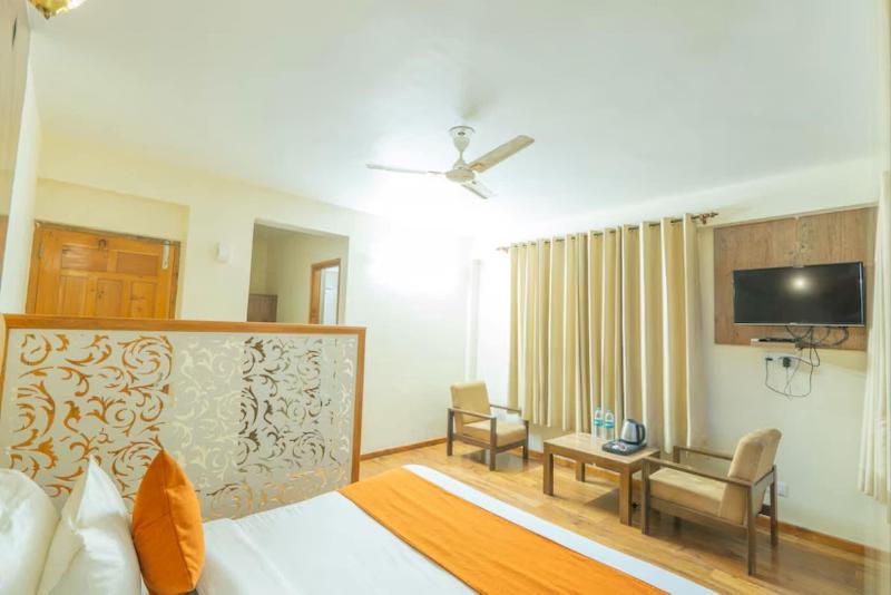 Hotel Rising Star image