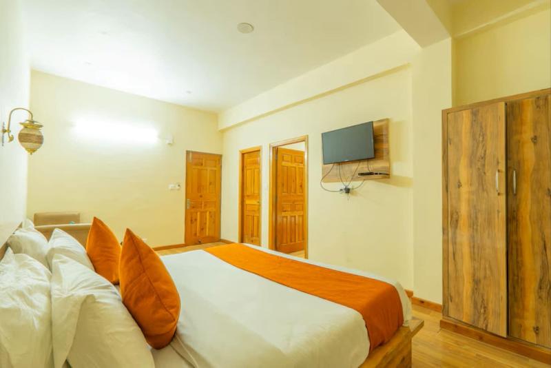 Hotel Rising Star image