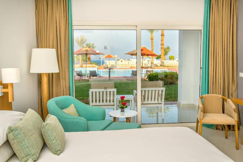 Hotel Renaissance Golden View Beach Resort