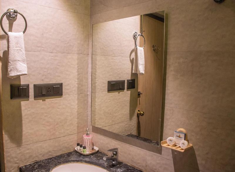 Hotel Om International image 2