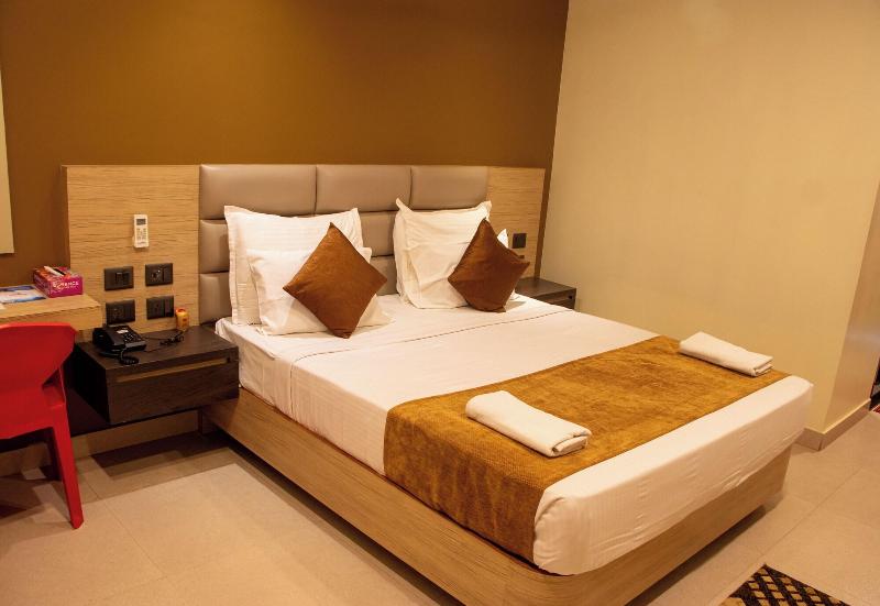 Hotel Om International image