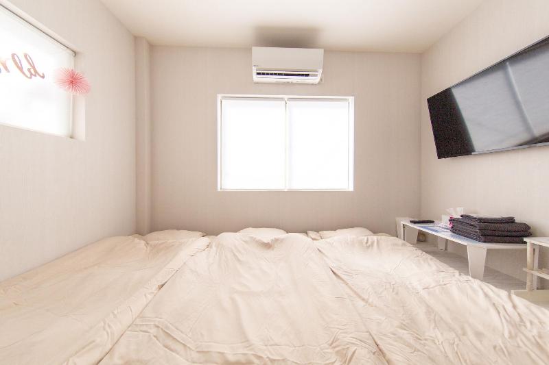 Guest House Gorilla image