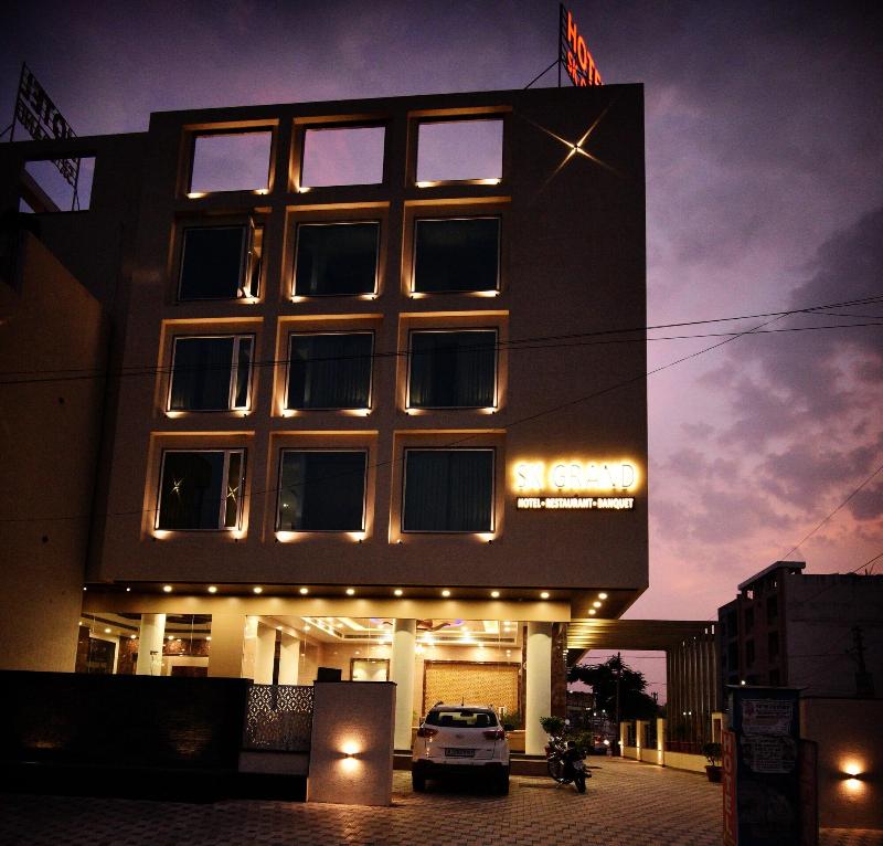 Hotel Sk Grand