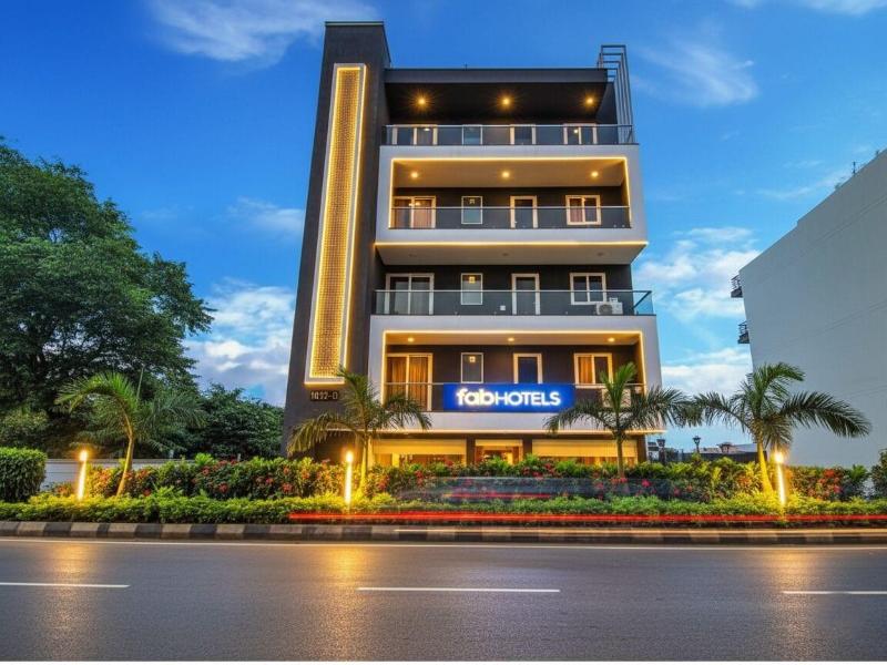 Fabhotel Kiara image