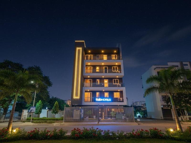 Fabhotel Kiara image