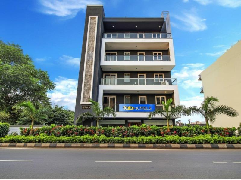 Fabhotel Kiara image