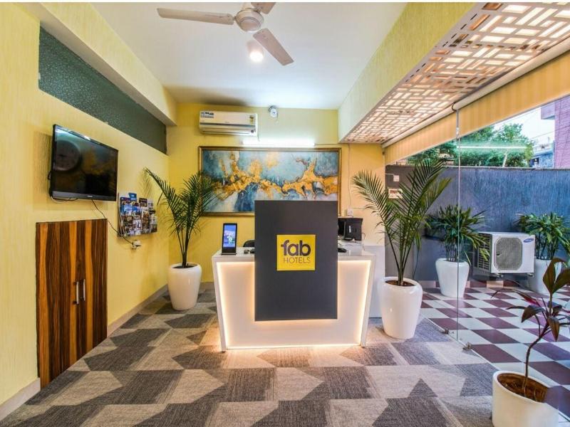 Fabhotel Kiara image