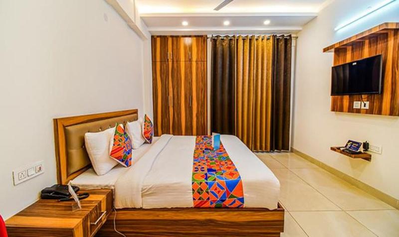 Fabhotel Kiara image