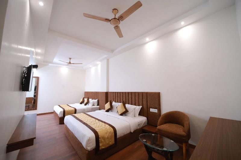 FAMILY ROOM TWO DOUBLE BEDS