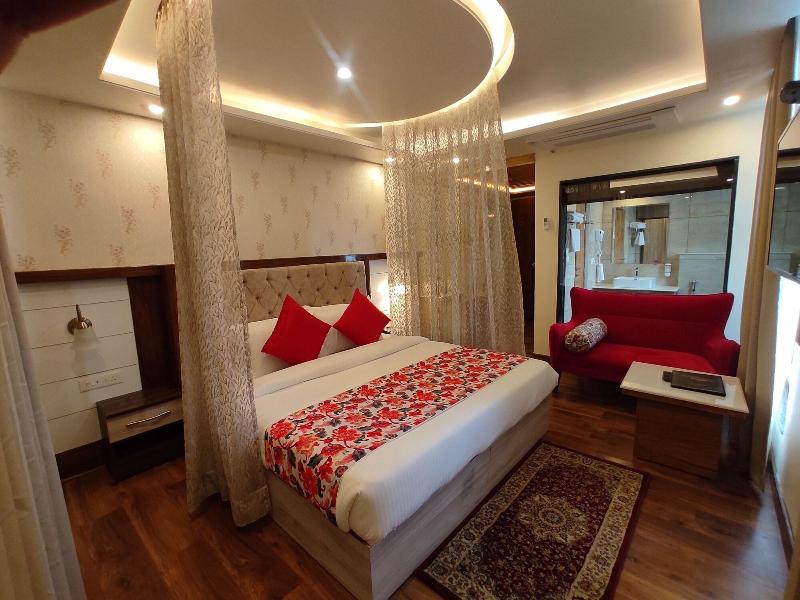Abhilashi Residency & Spa Manali image