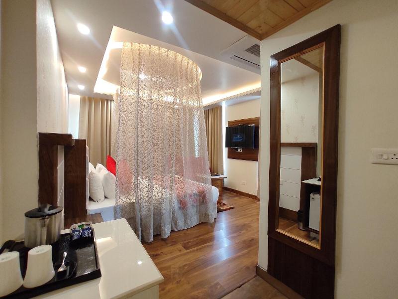 Abhilashi Residency & Spa Manali image