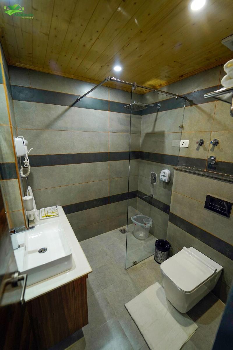 Abhilashi Residency & Spa Manali image