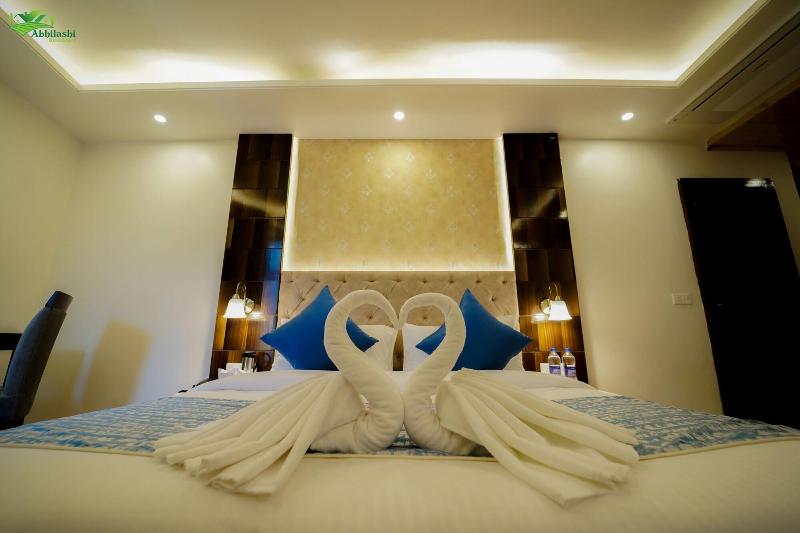 Abhilashi Residency & Spa Manali image