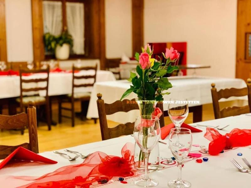 Hotel Restaurant Zum Loewen image