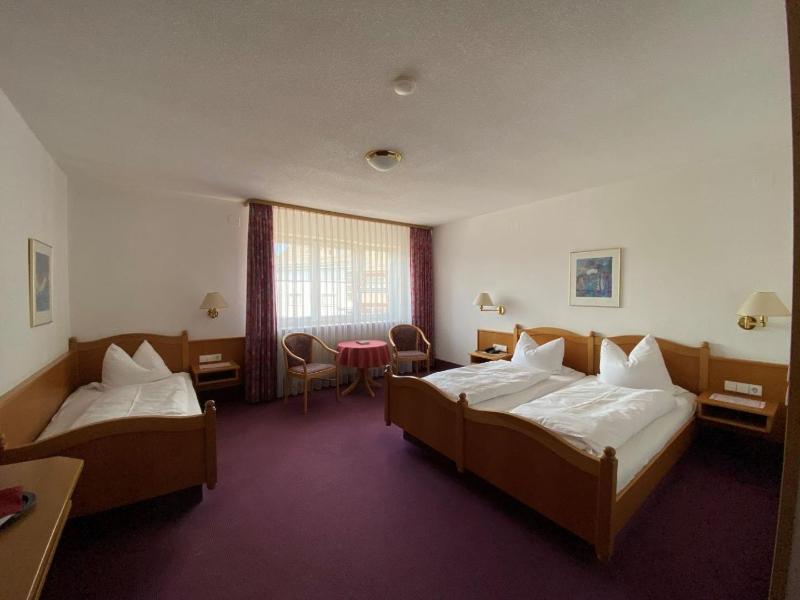 Hotel Restaurant Zum Loewen image