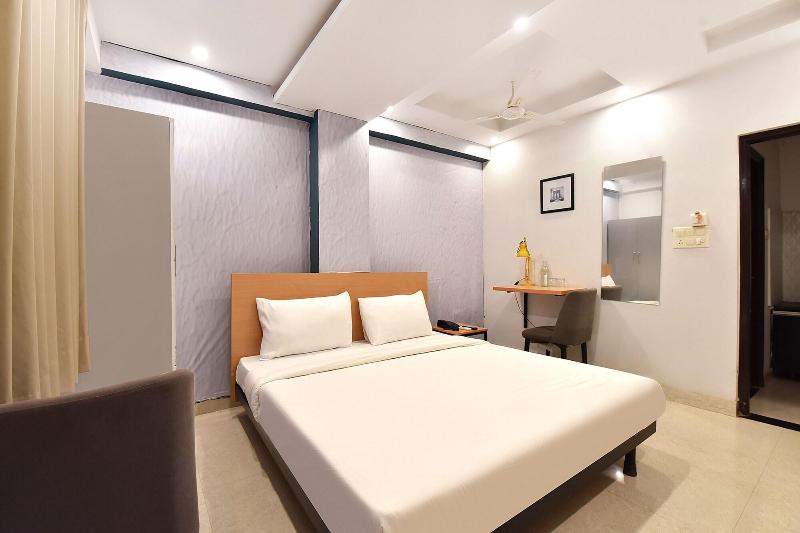 Fabhotel Rushank Palace image