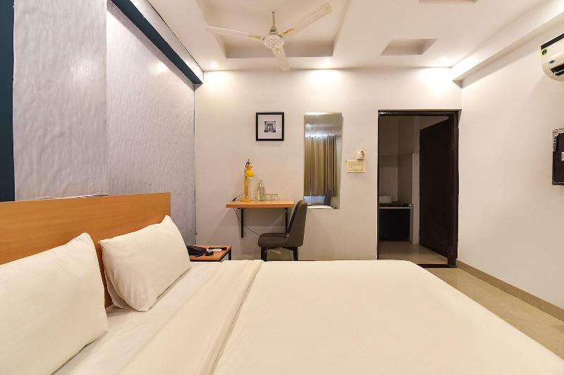 Fabhotel Rushank Palace image