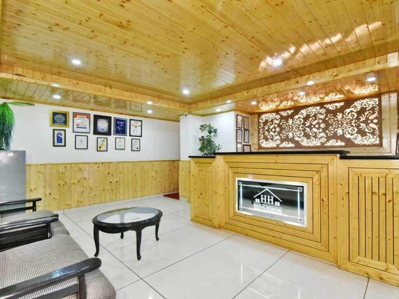 Hotel Himgiri Manali image