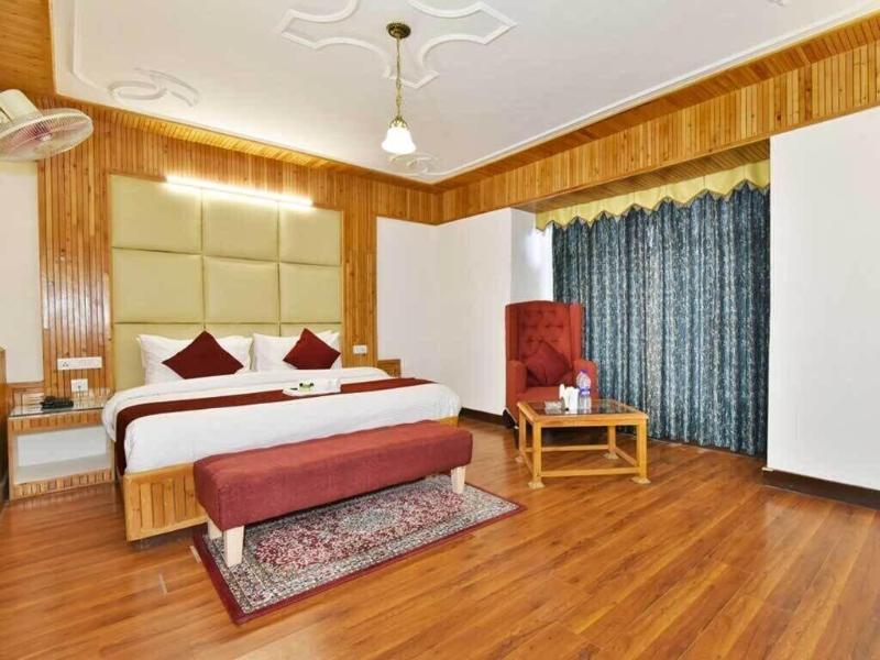 Hotel Himgiri Manali image