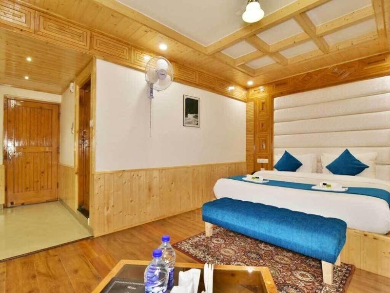 Hotel Himgiri Manali image