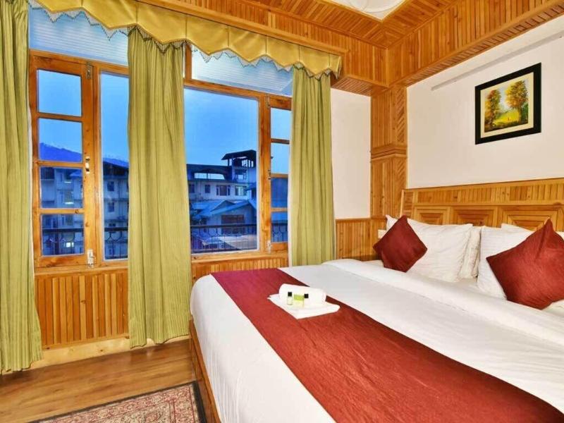 Hotel Himgiri Manali image