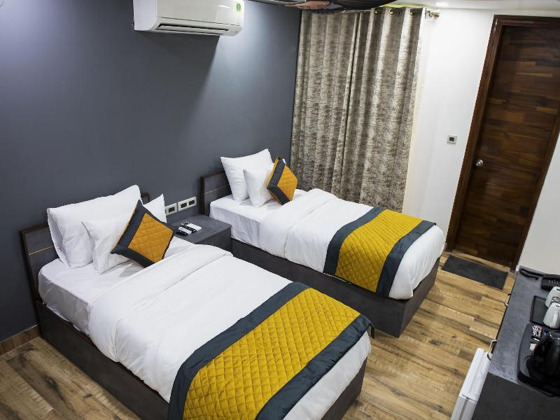 Dev Royale Hotel image