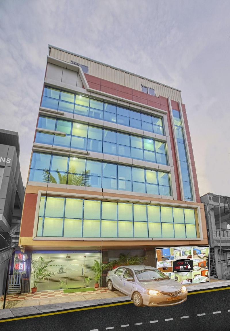 Red Key Airport Transit Hotel Bangalore image