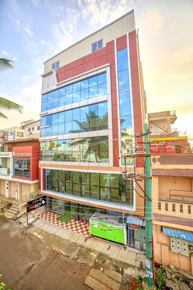 Red Key Airport Transit Hotel Bangalore image