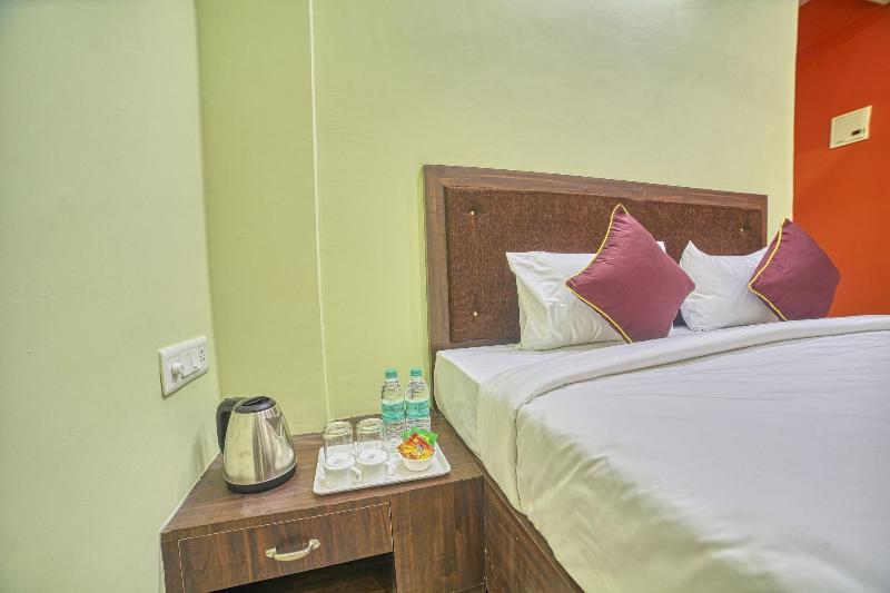 Red Key Airport Transit Hotel Bangalore image