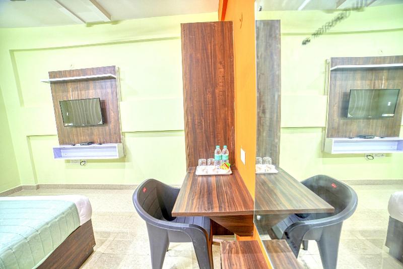 Red Key Airport Transit Hotel Bangalore image