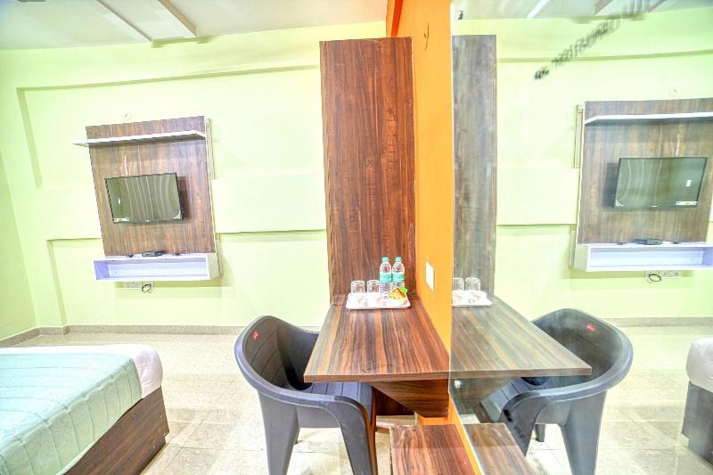 Red Key Airport Transit Hotel Bangalore image