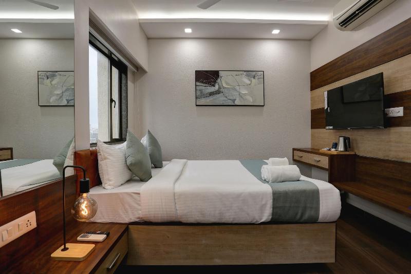 Hotel Ozone Inn image