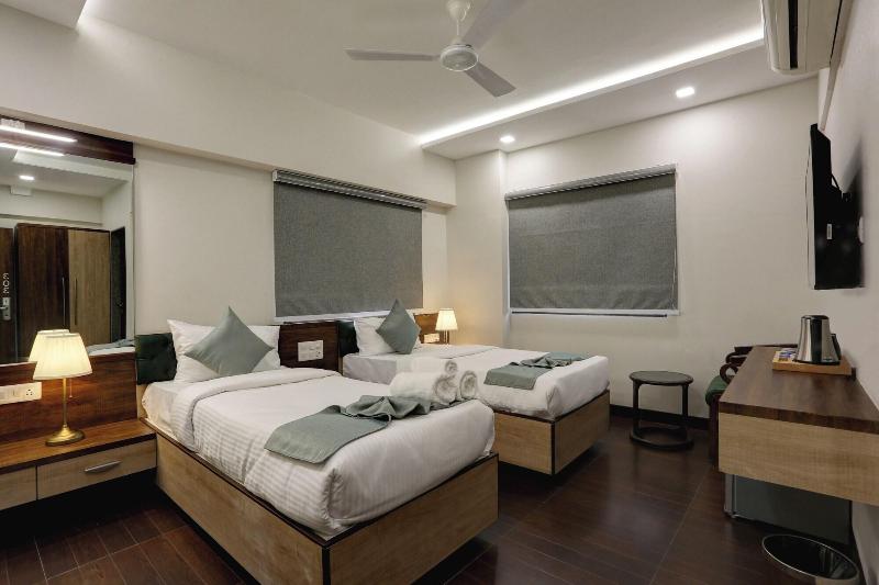 Hotel Ozone Inn image