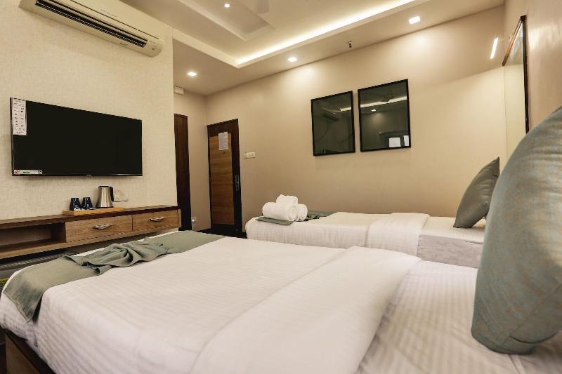 Hotel Ozone Inn image