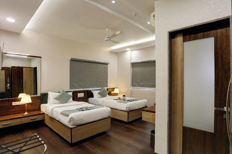 Hotel Ozone Inn image